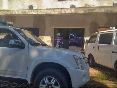 Hombres armados irrumpen en sanatorio privado y roban caja fuerte