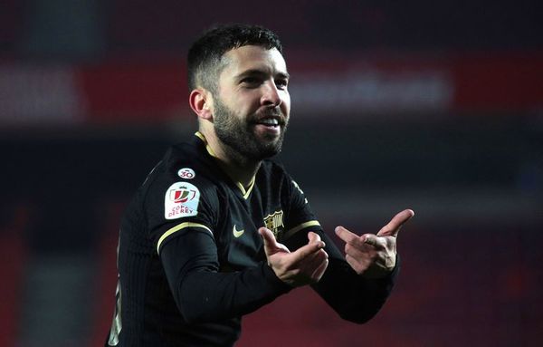 Sevilla-Barcelona y Athletic-Levante - Fútbol - ABC Color