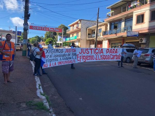 Familiares exigen esclarecimiento del crimen de abogado - ABC en el Este - ABC Color