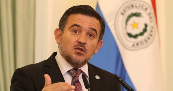 La Nación / UNE abandonó el Aty Guasu por arbitrariedades y caprichos de Petta