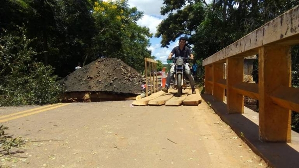 HOY / Puente que une Itacurubí – Santa Elena será reparado esta tarde, anuncian