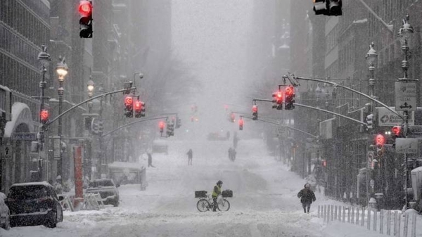 HOY / EEUU: anciana sobrevive encerrada cuatro días en su vehículo por la nieve