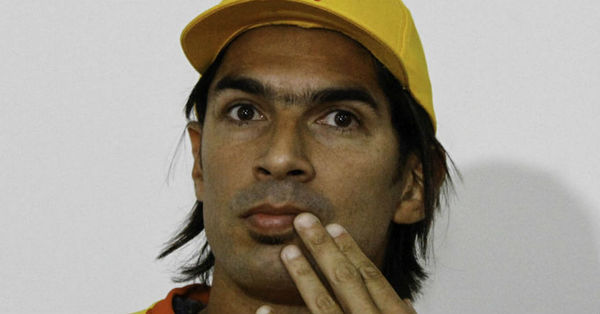 Sebastián Abreu se niega a dejar el fútbol: firmó contrato para jugar en Brasil a sus 44 años - C9N