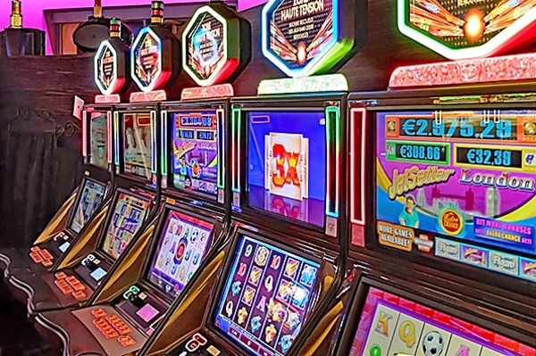 Comuna autorizó CASINO ELECTRÓNICO para LAVADO DE DINERO..?
