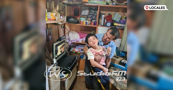 Hacen realidad el sueño del niño que quería vender sus juguetes para comprarse una PC