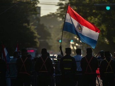 Itaipú no se vende: Manifestación en inmediaciones de Mburuvicha Róga