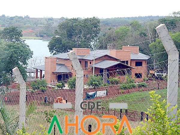 EL AMOR TODO LO PUEDE ?. Clan ZI tiene una principesca residencia de veraneo