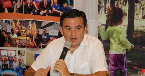 La Nación / Docentes se retiran por arbitrariedades de Petta