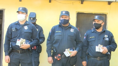 Entregan material de apoyo y mensaje de aliento a agentes policiales de Lambaré