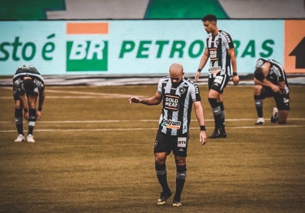 El Botafogo de Roberto Fernández desciende a la Serie B
