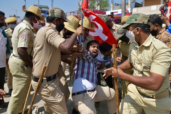 Miles de policías desplegados en India ante una nueva masiva protesta de agricultores | .::Agencia IP::.