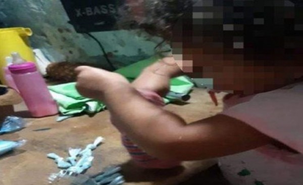 Traficante detenido por hacer que beba envuelva moñitos de crack