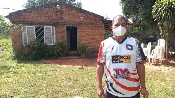 Ante falta de insumos, hombre vendió todo para salvar a su esposa con Covid-19
