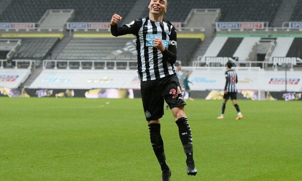 Doblete de Almirón en la victoria de Newcastle ante Southampton