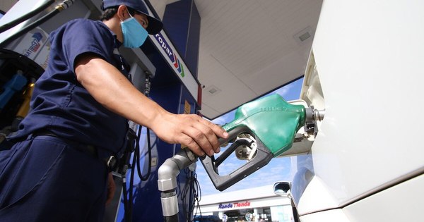 La Nación / Los precios de combustibles podrían aumentar antes de fin de mes