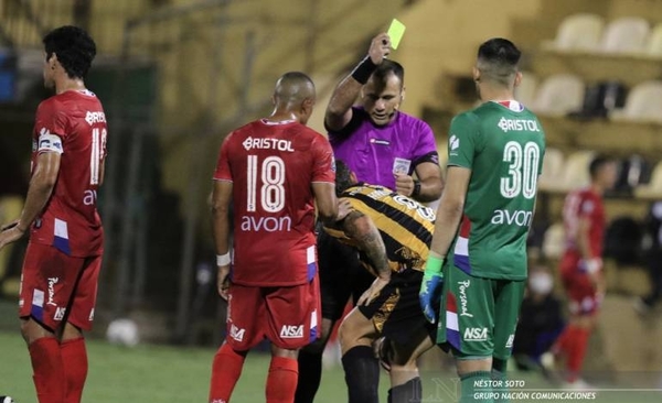 HOY / Admiten falla del VAR en el juego de Guaraní con Nacional