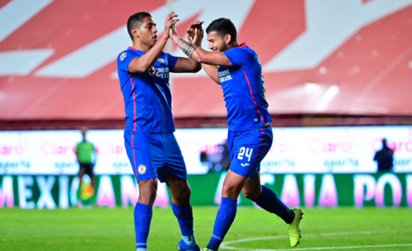 HOY / Cruz Azul gana en México con un gol de Juan Escobar