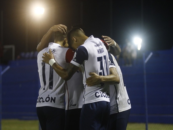 El Ciclón remonta y desluce a Sol en el arranque del torneo