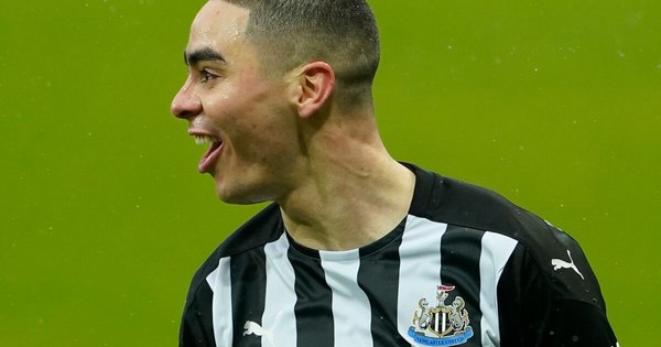 La Nación / Doblete de Almirón en victoria del Newcastle
