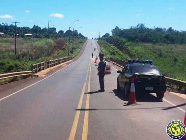 Caminera guía a conductores en zonas de obras del MOPC •