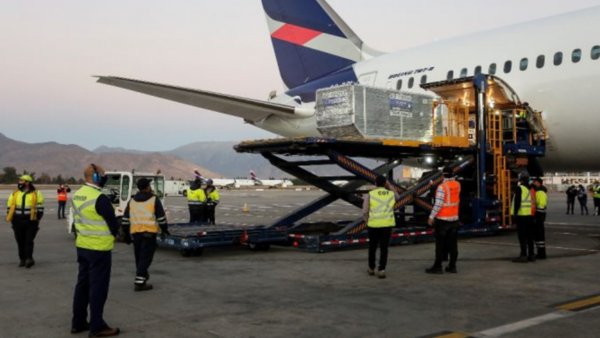 Chile vacuna contra Covid-19 a más de 556.000 personas en tres días