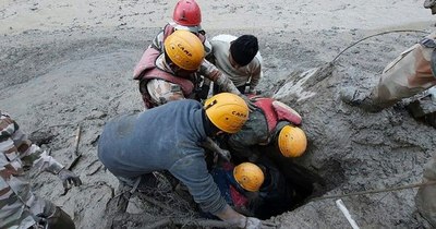 La Nación / Tres muertos y 150 desaparecidos tras la ruptura de un glaciar en el Himalaya
