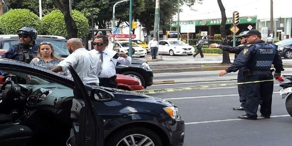 Policía baleó en sus genitales a “rival” y luego se suicidó
