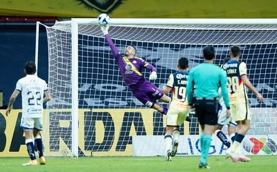 La increíble atajada de Antony Silva en México
