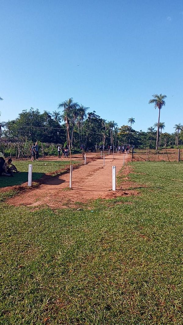 Policía dispersó a aglomerados en carrera “a pie” en Carapeguá, volvieron y terminó en pelea con dos apuñalados - Nacionales - ABC Color