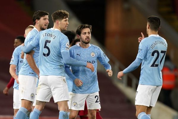 El City toma Anfield y deja al Liverpool muy tocado - Fútbol - ABC Color