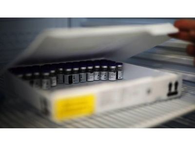 Escasez de componentes frena la producción de vacunas contra Covid