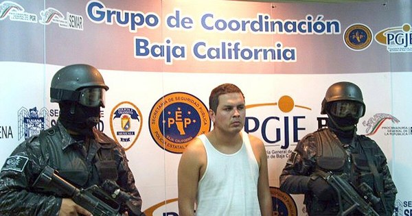 La Nación / México extradita a EEUU a presunto narcotraficante vinculado a varios carteles