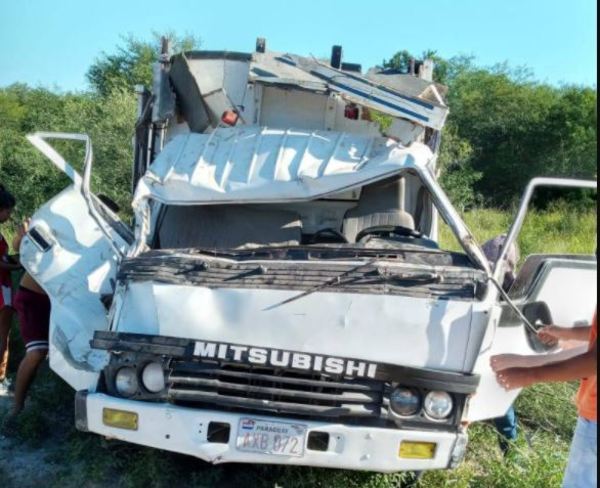 Grave accidente en Alto Paraguay deja dos fallecidos y decenas de heridos