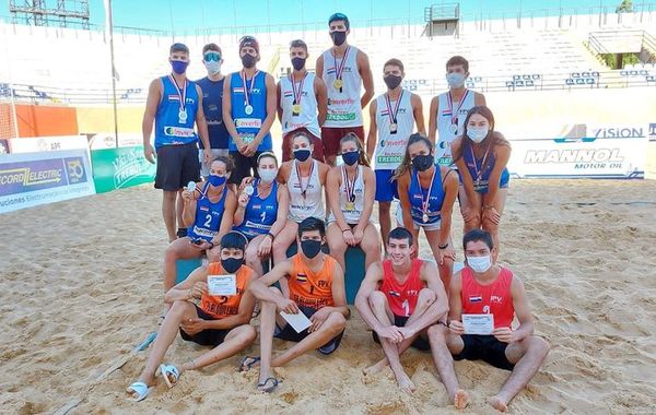 Primeros campeones - Polideportivo - ABC Color
