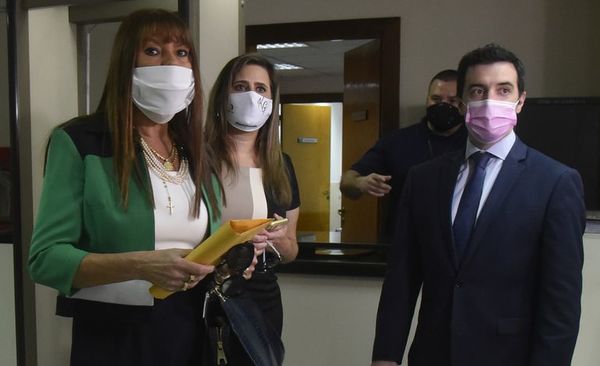 Recibirán denuncias antes de impulsar juicio político - Nacionales - ABC Color
