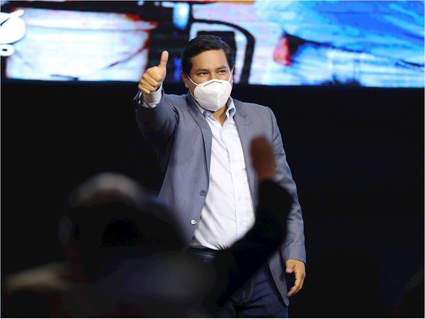 Arauz se impone en elecciones de Ecuador, pero habrá segunda vuelta