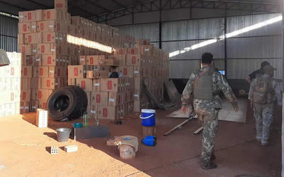 Fuster discrepa de informe de Aduanas sobre cigarrillos de contrabando - Megacadena — Últimas Noticias de Paraguay