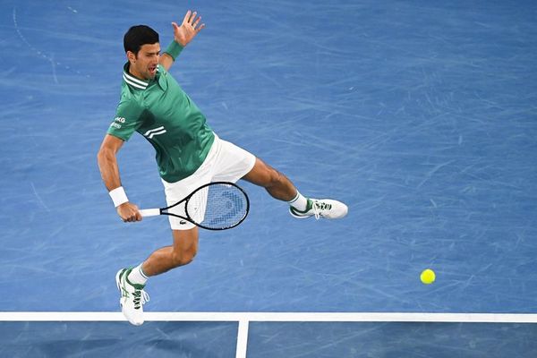 Novak Djokovic inició la defensa del título con victoria - Tenis - ABC Color
