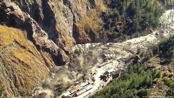 La Policía india confirma 19 muertos y más de 200 desaparecidos tras colapso de glaciar | .::Agencia IP::.