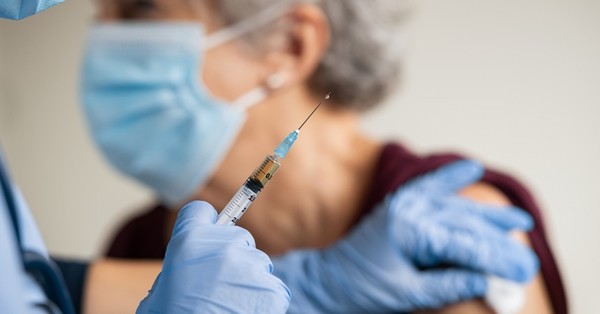 La OMS elogia la estrategia de Reino Unido de distanciar las dos dosis de la vacuna contra el Covid-19 - C9N