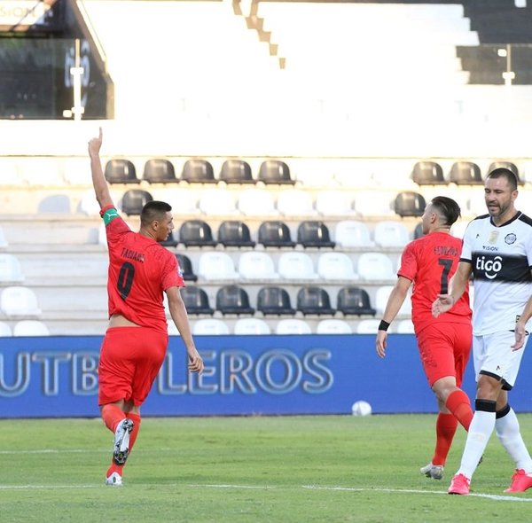 El clásico blanco y negro fue para Libertad | Noticias Paraguay