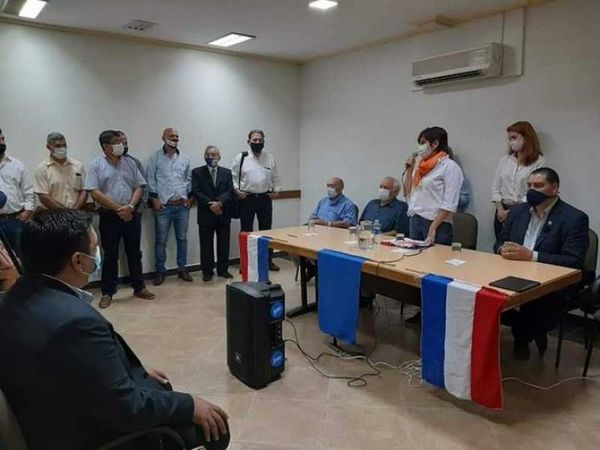 Denuncian que Sandra Quiñónez es la voz y el brazo de Horacio Cartes