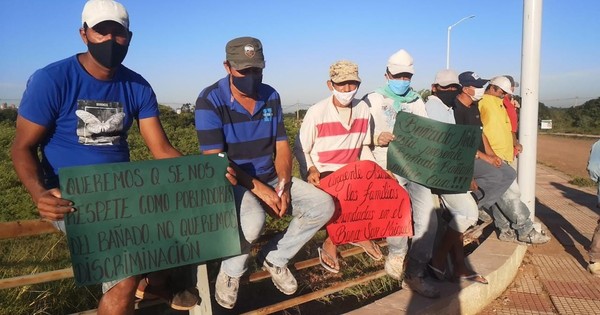 La Nación / Pobladores del Bañado Norte piden a la Municipalidad de Asunción la reparación de las calles de la zona