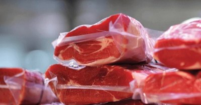 La Nación / Albañil fue preso e imputado por intentar hurtar carne de un supermercado