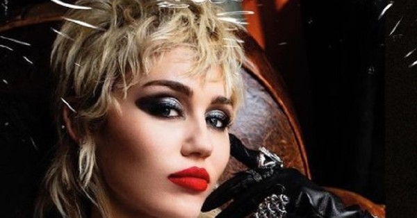 Miley Cyrus rompió en llanto en su actuación previa al Super Bowl - C9N