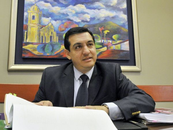 Fijan fecha para preliminar de ex ministro Enzo Cardozo