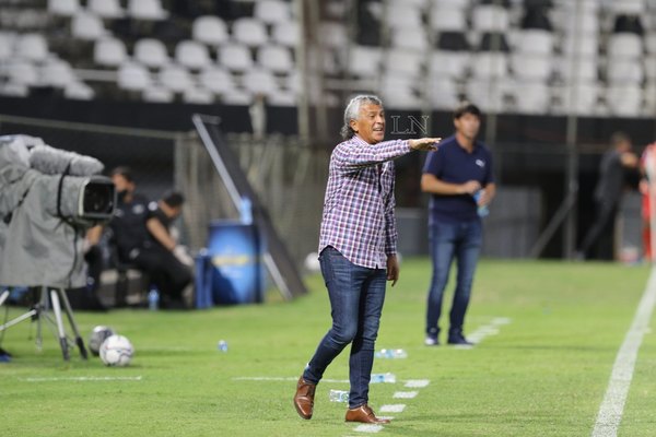 Con Gorosito, Olimpia sigue sin ganar un clásico en los 90 minutos