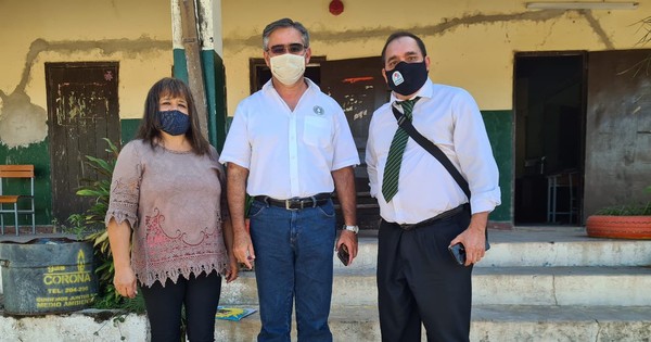 La Nación / Intendente de San Antonio asume reparación de la escuela Puerta del Sol, con techo derrumbado
