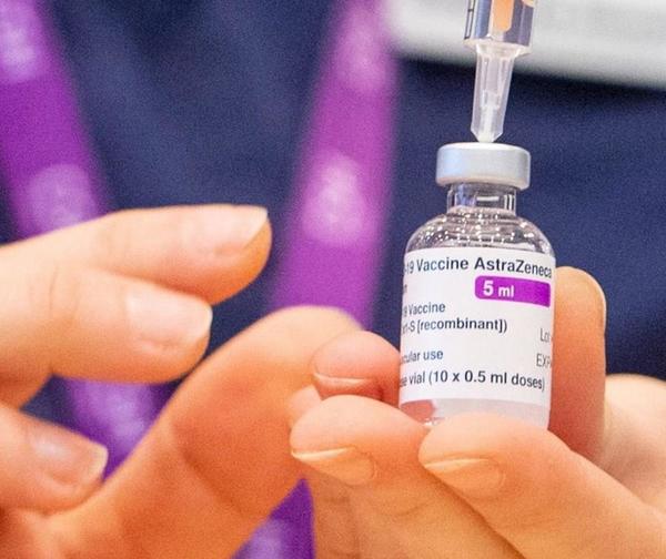 Sudáfrica suspende la aplicación de la vacuna de AstraZeneca