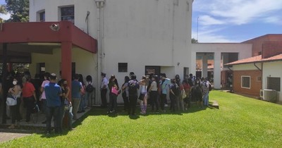 La Nación / Desagradable sorpresa se llevan estudiantes universitarios becados por la UNA